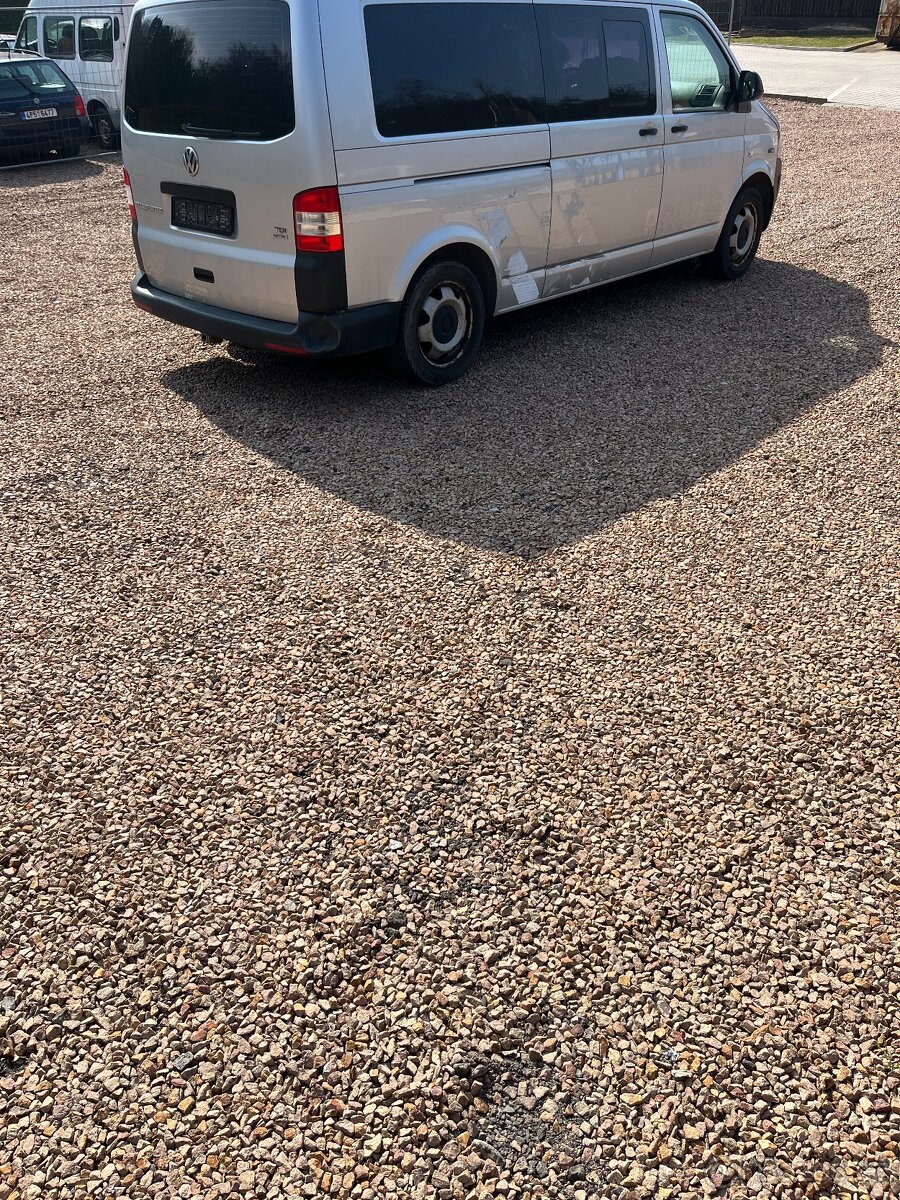 VW Transporter 2.0TDI 132kw 4x4 r.v.2015 na ND - 4
