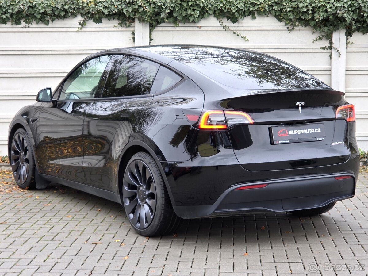Tesla Model Y Performance SOH 96% Tovární Záruka - 4
