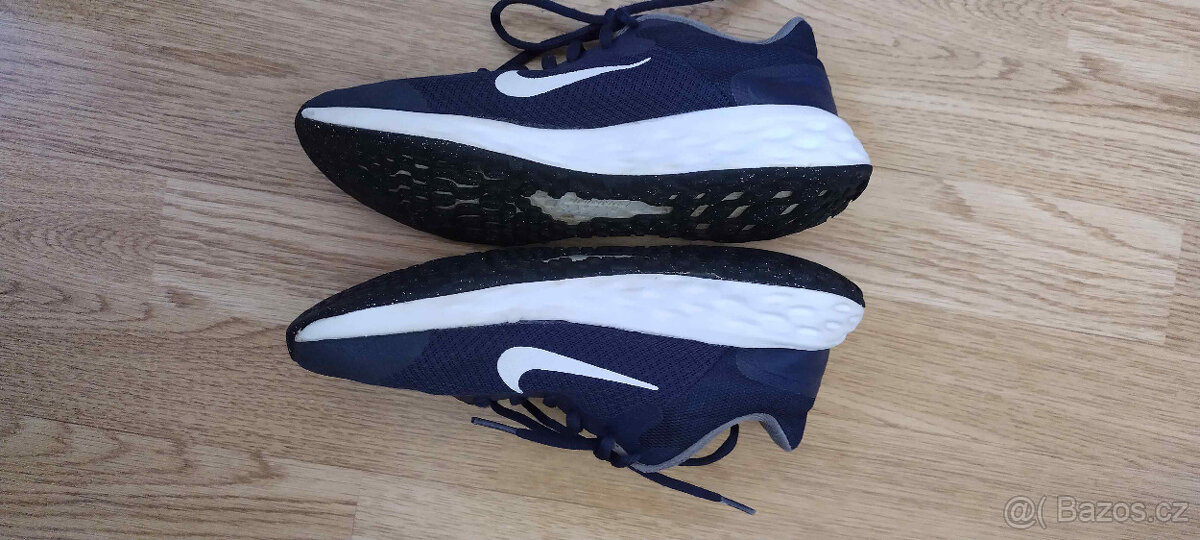 Dětské běžecké boty NIKE 36 EU - 4