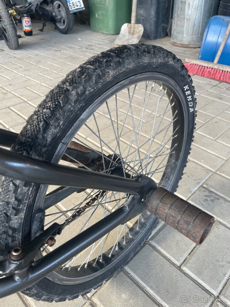 Bmx cerne s pegama - 4