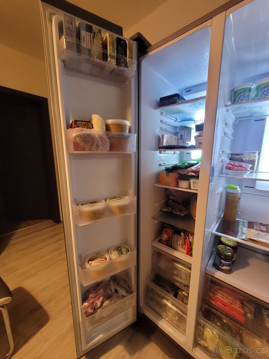 Americká lednice Samsung RS57K4005SA - 4