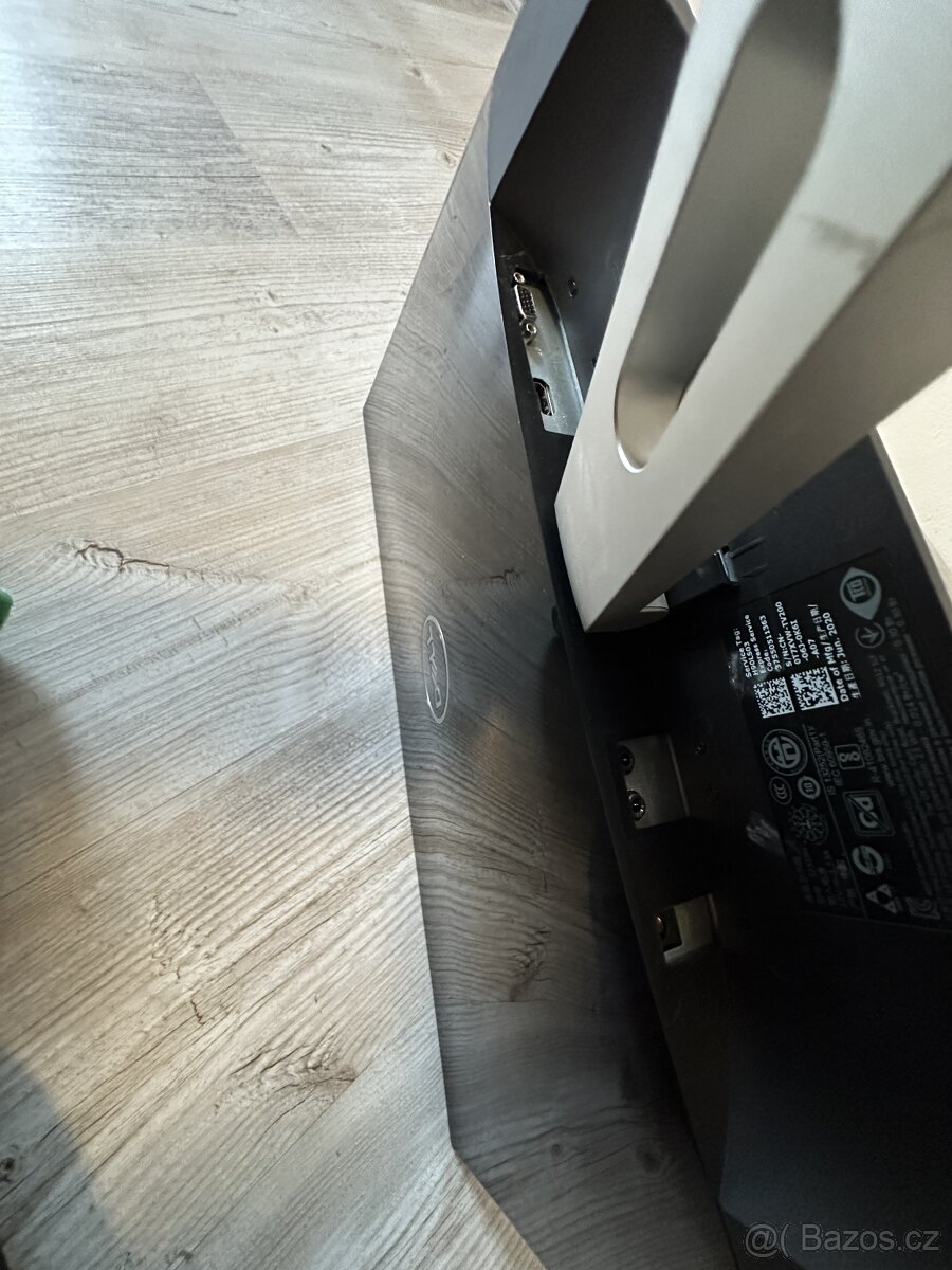 Stolní PC s kompletním příslušenstvím - 4