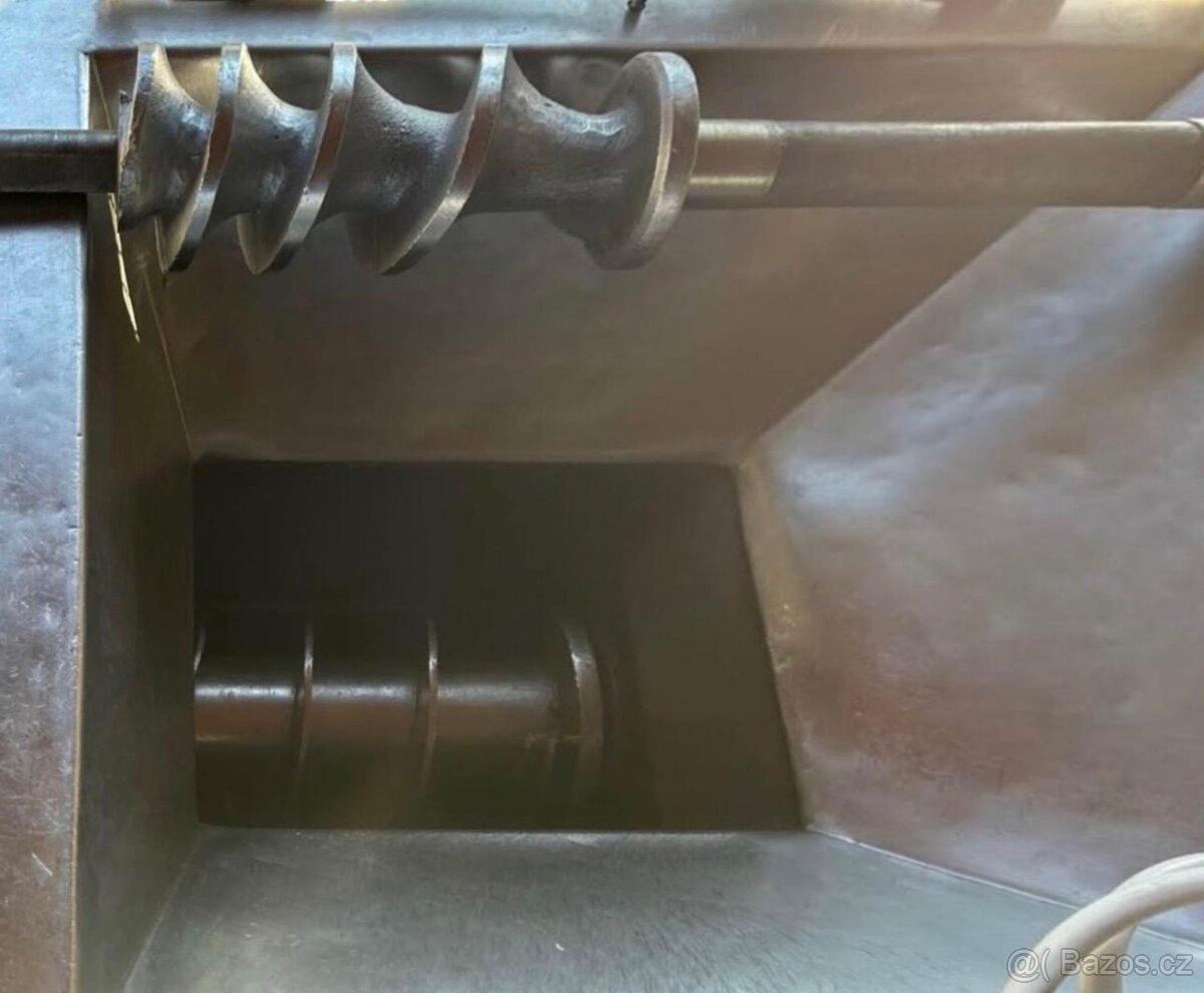 Řezačka masa RM 1000 - po repasi - 4