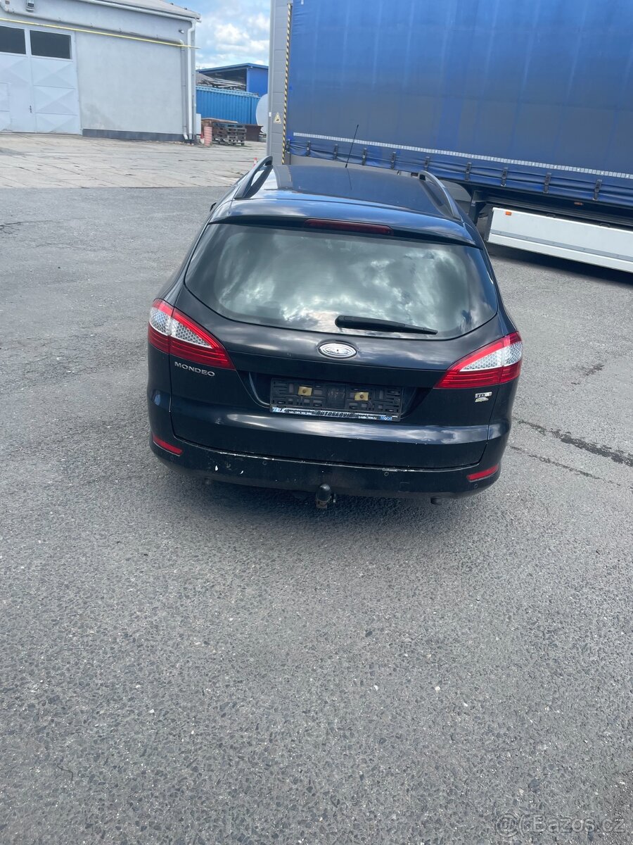 Prodám nepojízdný FORD mondeo - 4
