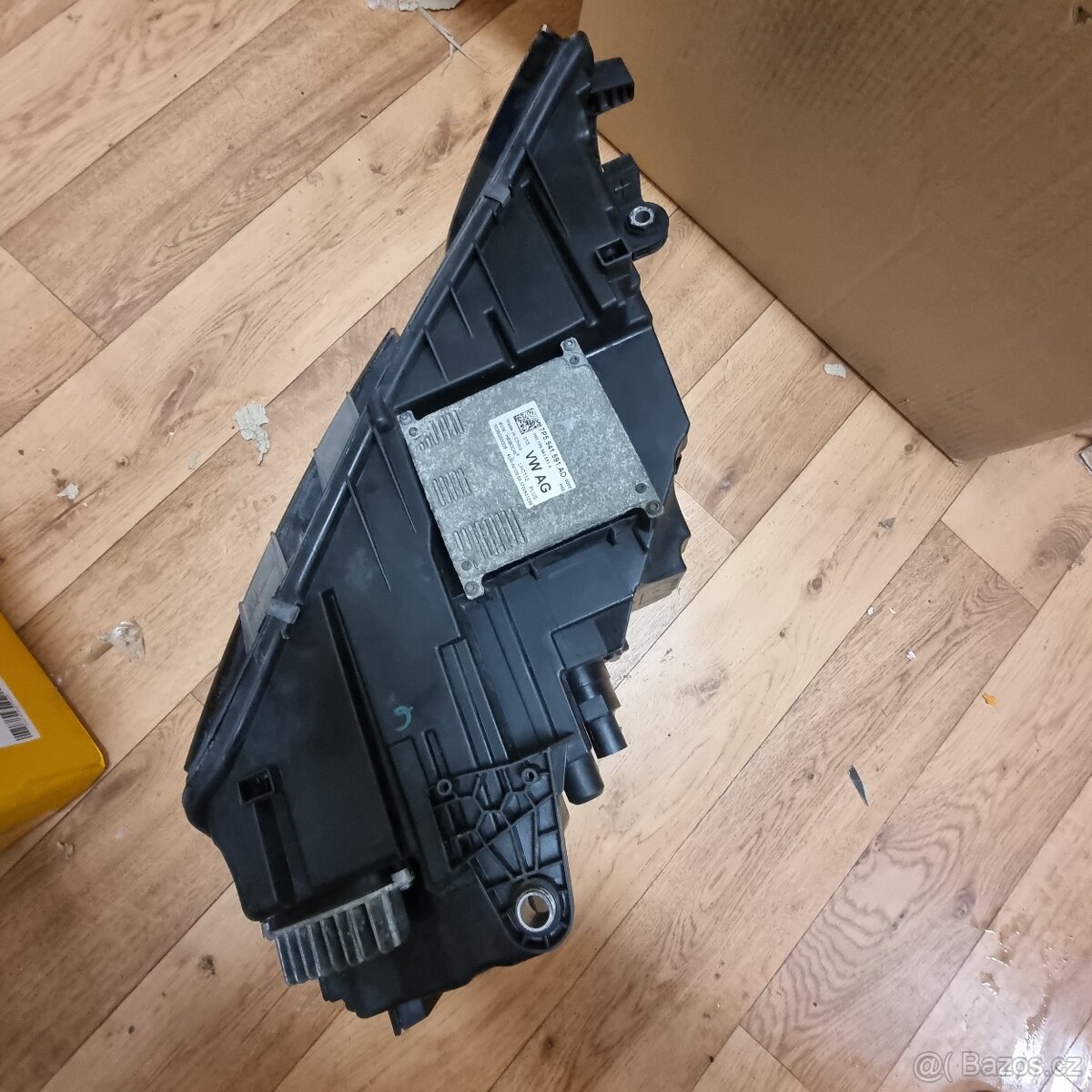 přední LED světlo Škoda Octavia III - 4