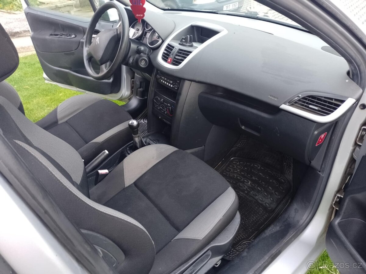 Peugeot 207 - 4