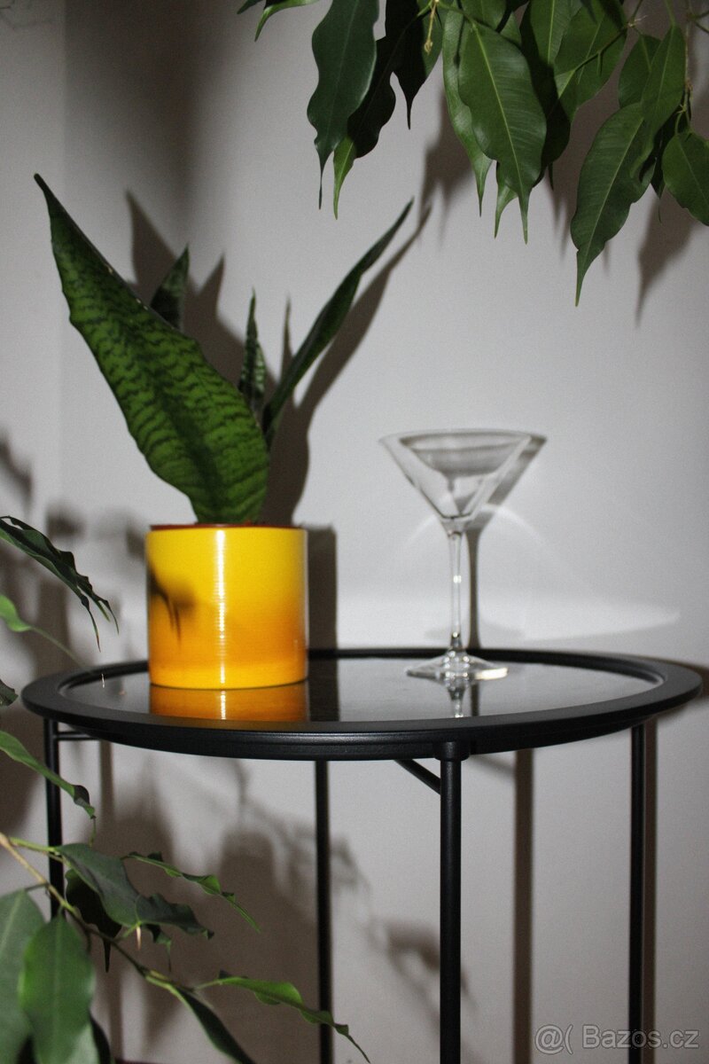 Malý květinový stolek z pryskyřice, ruční výroba - 4