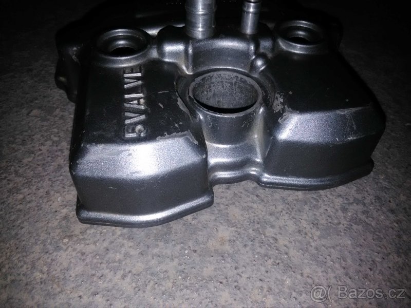 Yamaha WR400 rok 1999 ventilové víko - 4