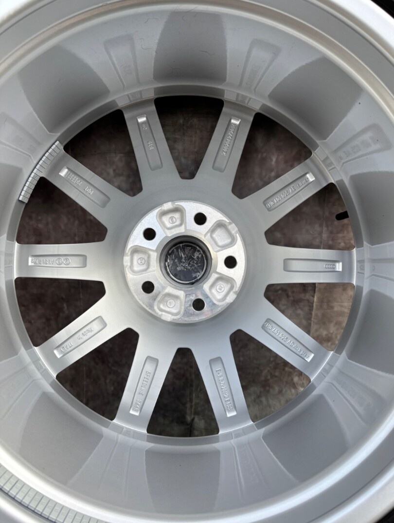 Zimní top sada Audi Q7 285/45R20 112V - 4