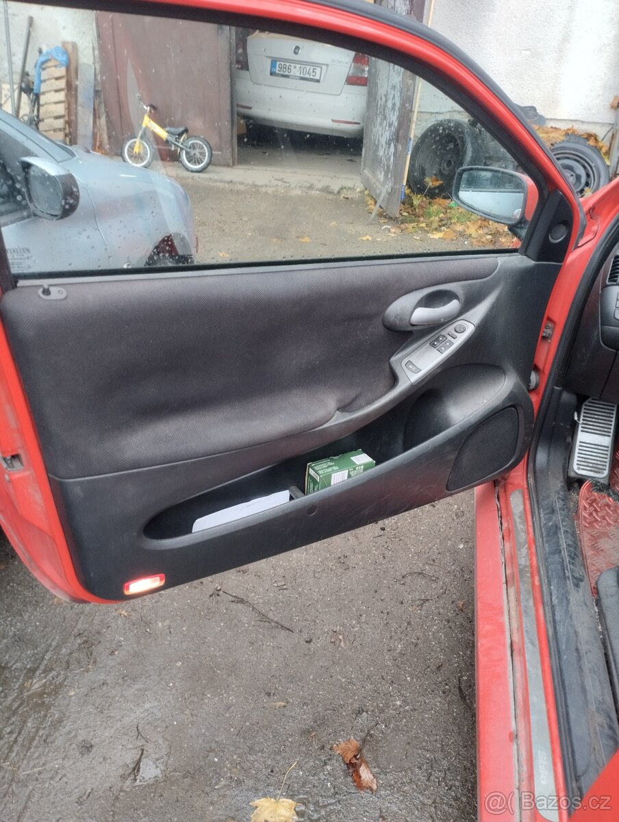 Fiat Stilo 1.9jtdi,110kw,t třídveřové - 4