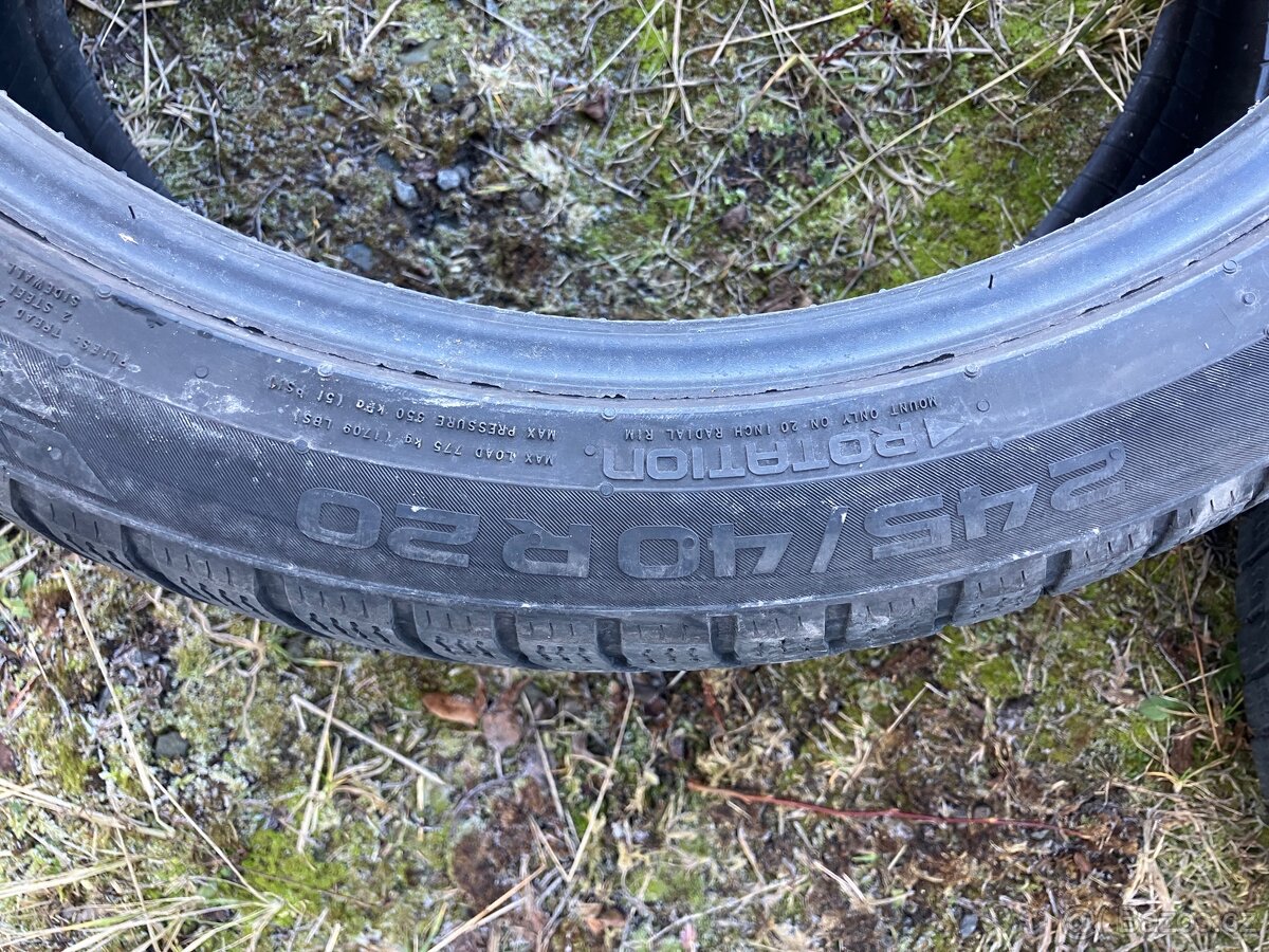 Pneu Nokian WR Snowproof P
