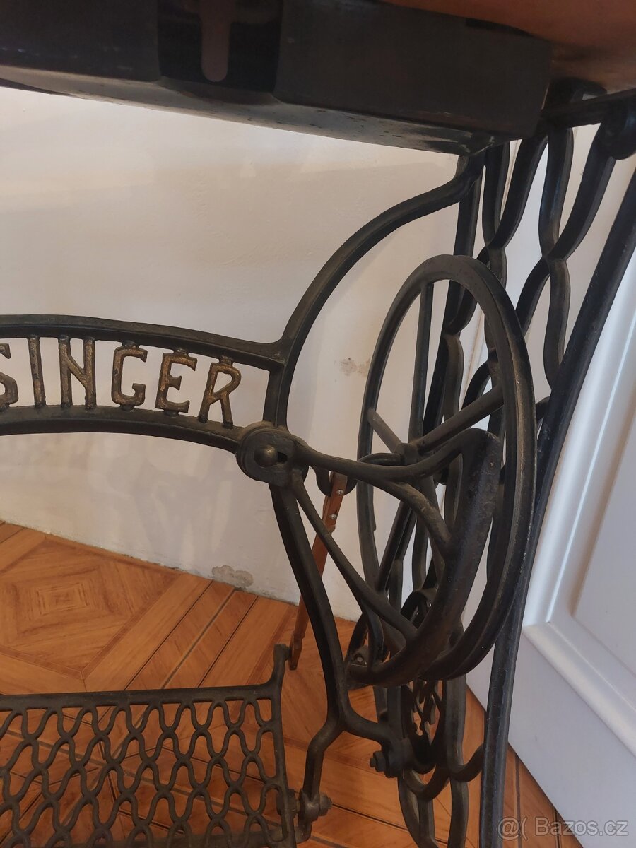 Starožitný šicí stroj Singer - 4
