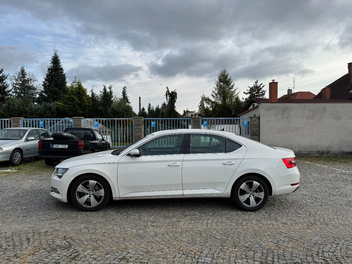 Pronájem Škoda Superb 3 DSG, 2.0 TDi , taxi,UBER, BOLT - 4