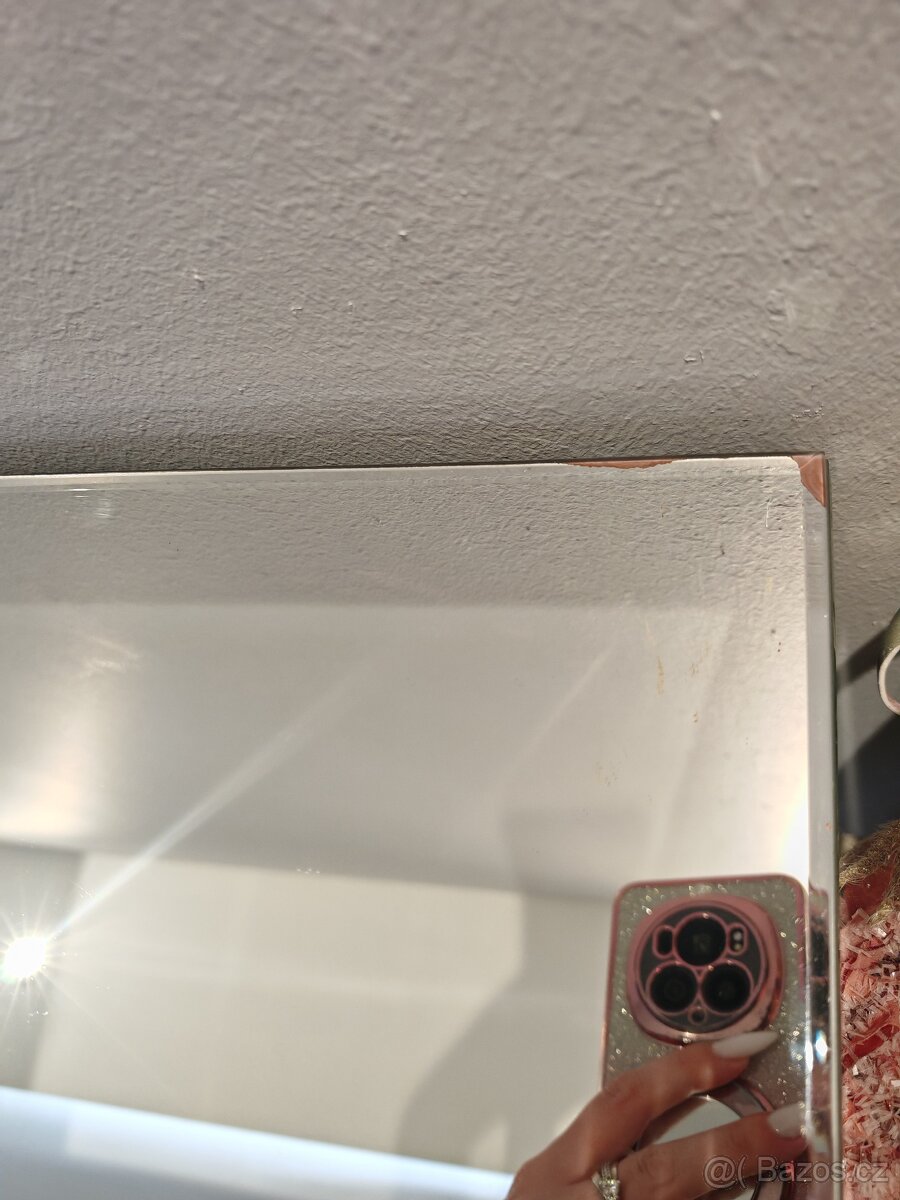 Zrcadlový toaletní stolek - 4