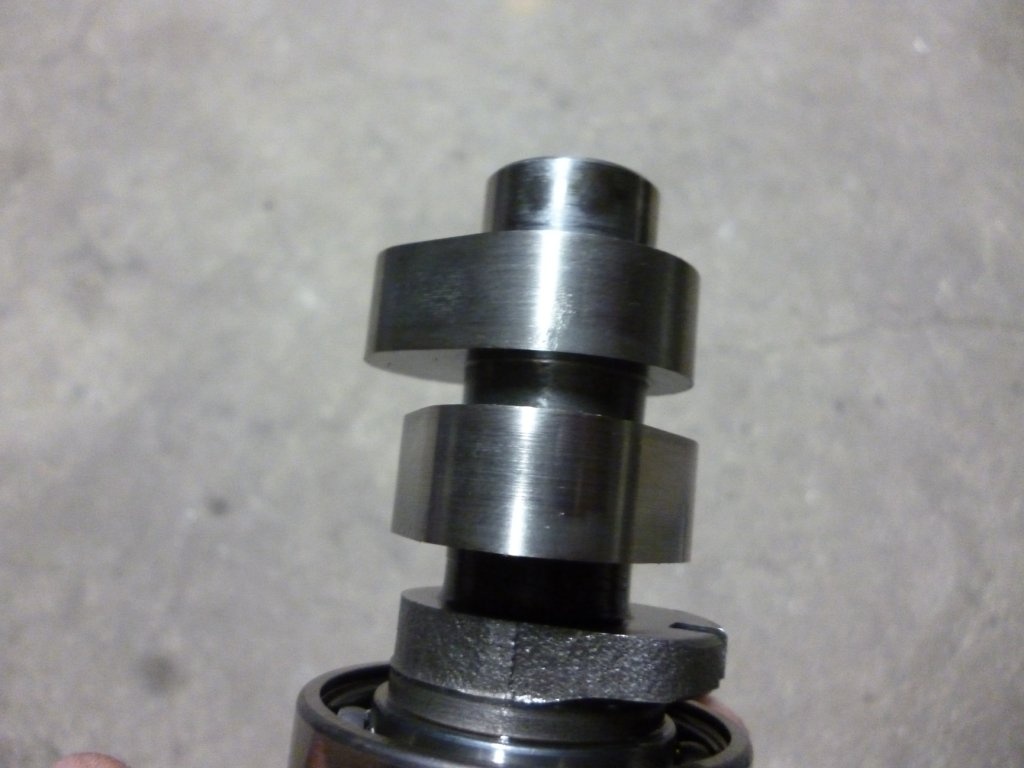 Peugeot Metropolis 400i. Vačková hřídel. Od 2013 - 4