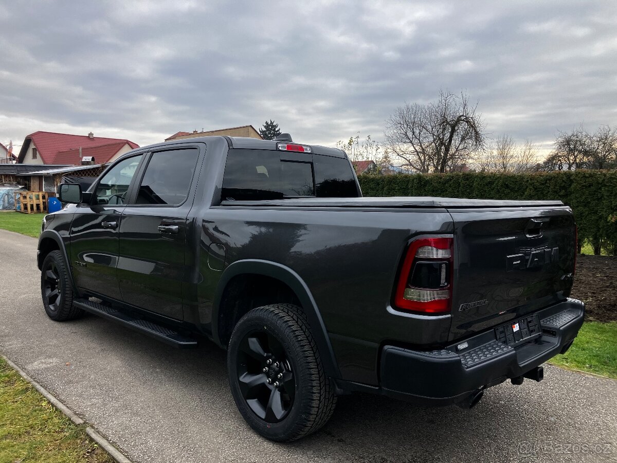 Dodge Ram 1500 Rebel 5.7 V8 HEMI 2019 - NEBOURANÝ - 4