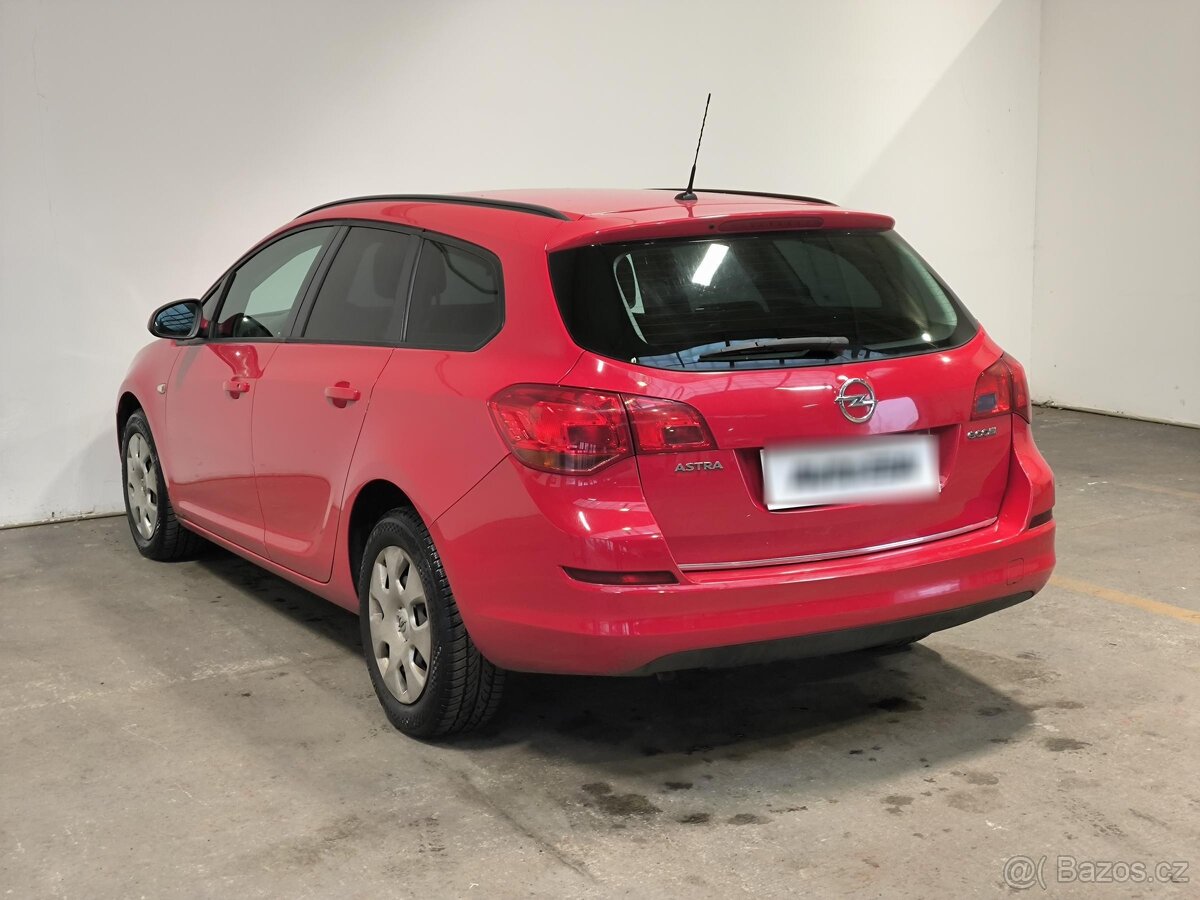 Opel Astra 1.4i , 74 kW benzín, 2011 - 4
