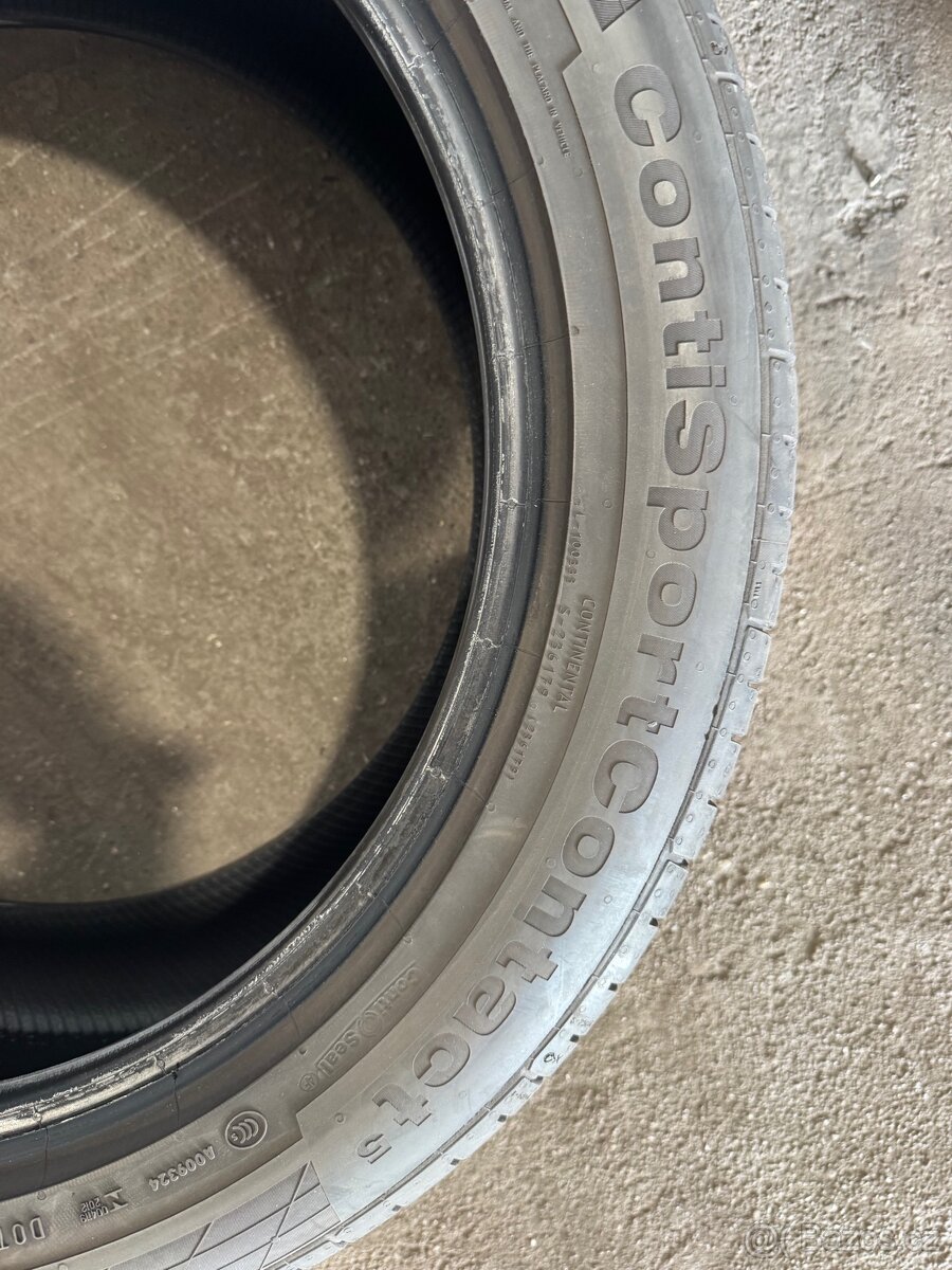 Continental 255/45/19 - 4