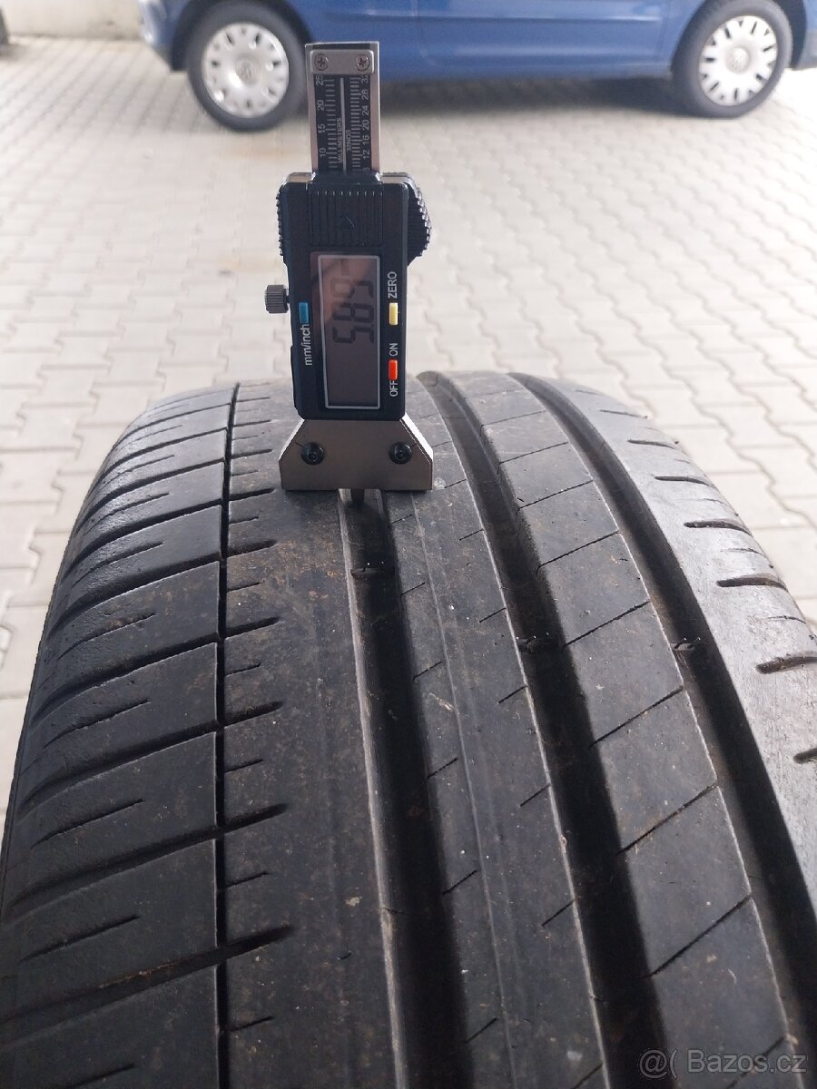 Prodám 2 x letní pneu Michelin 235/40/18 - 4