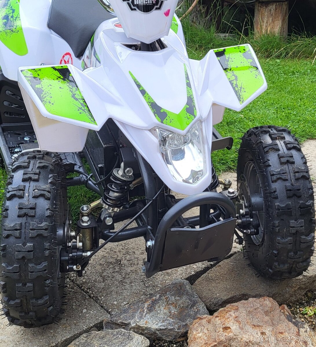 Elektro čtyřkolka HECHT 54803 – velmi zachovalá