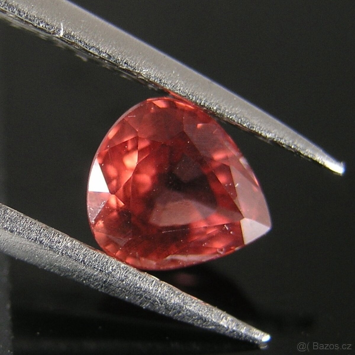 Granát Malaya -0,89 ct. - 4
