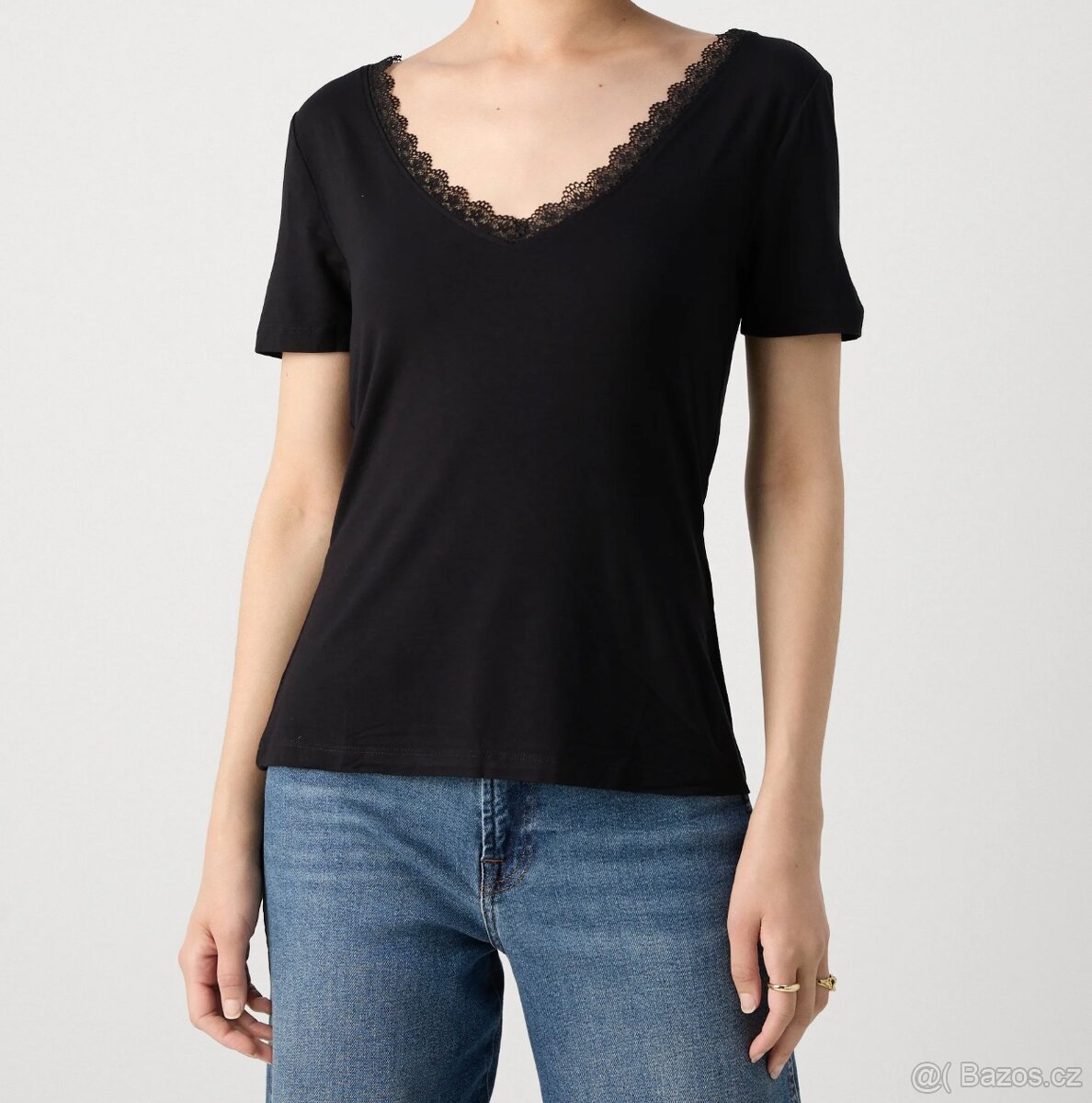 Černé dám. triko Anna Field, krajka, vel. M, sleva 280 Kč - 4