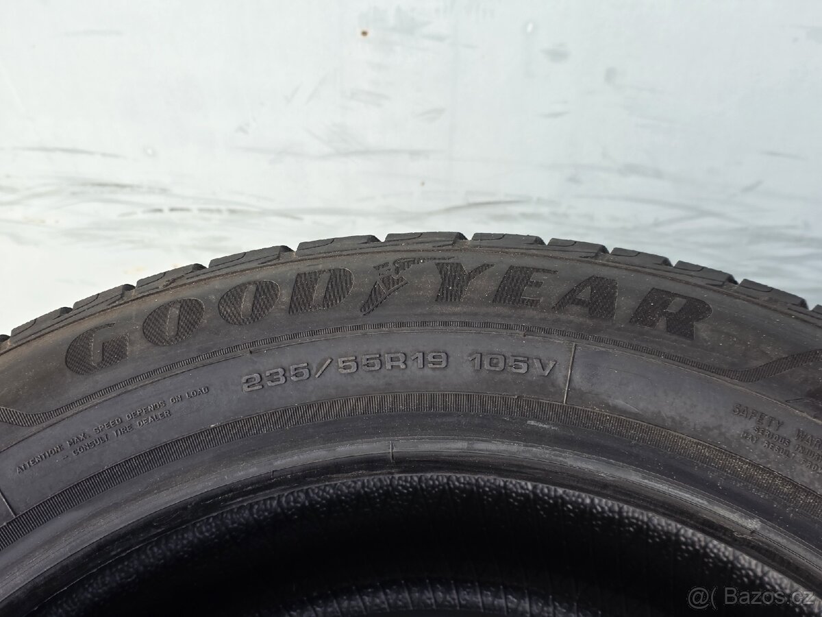 235/50/19 zimní pneu Goodyear UltraGrip SUV - 4