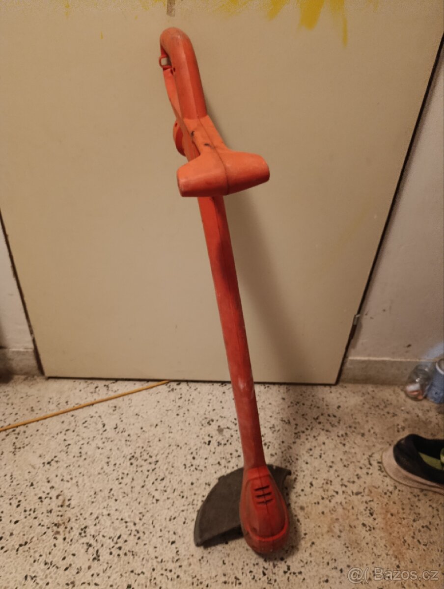 Black Decker vyžínač strunová sekačka - 4