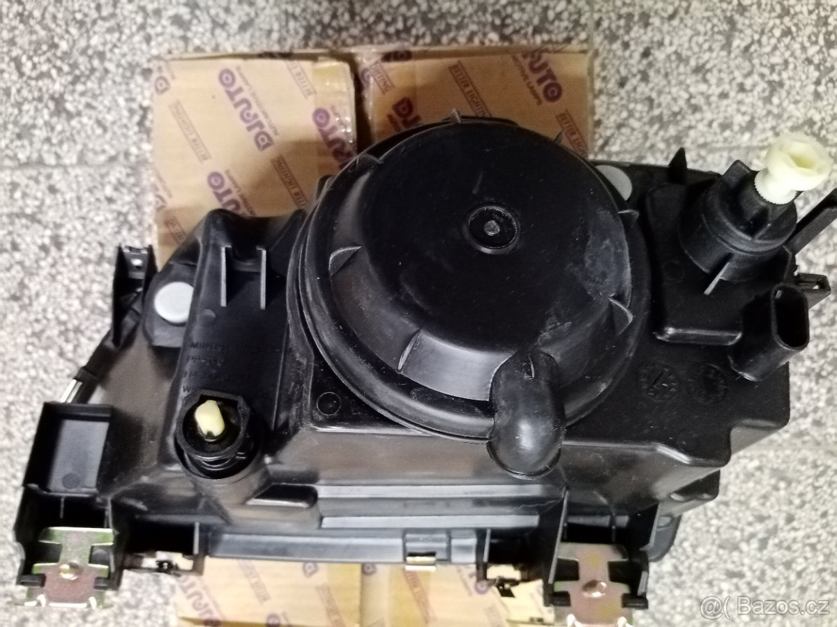 Přední světlo Renault Megane95-99 - 4