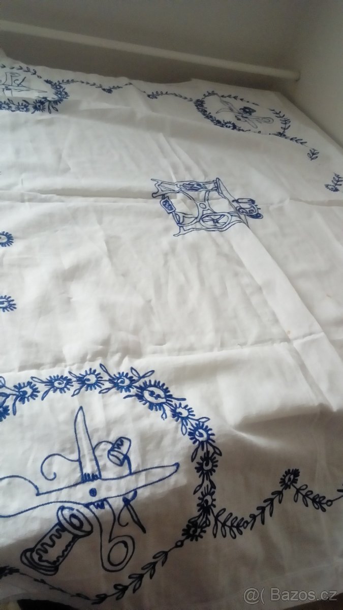 Ubrus a Na chalupu 150kč,-Ručně pletené košíky kus -30Kč - 4