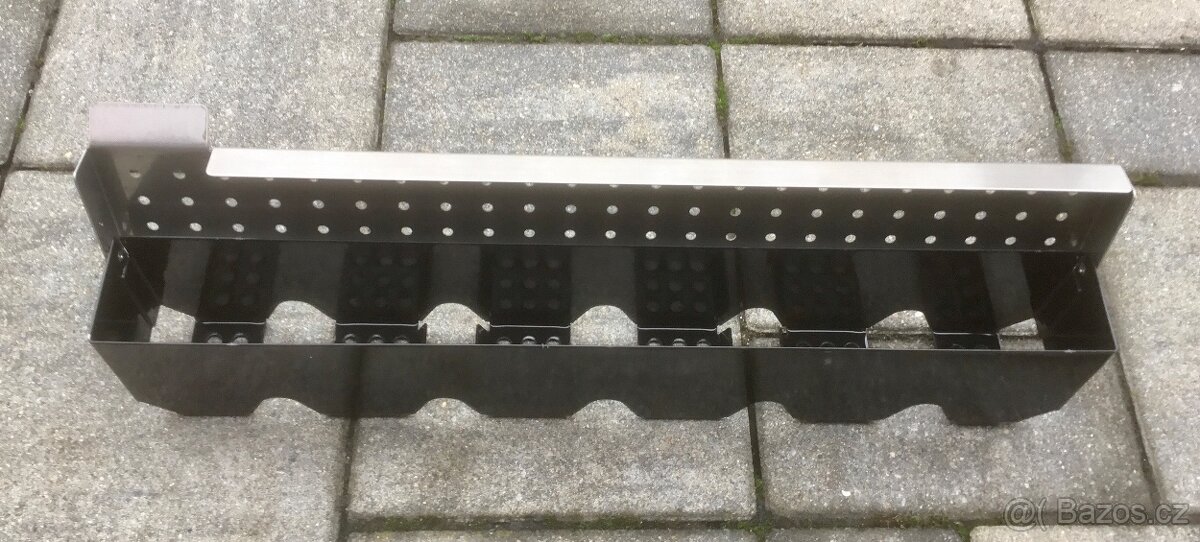 Prodam na Gril Weber udící box - 4