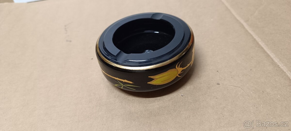 skleněný popelník - 4