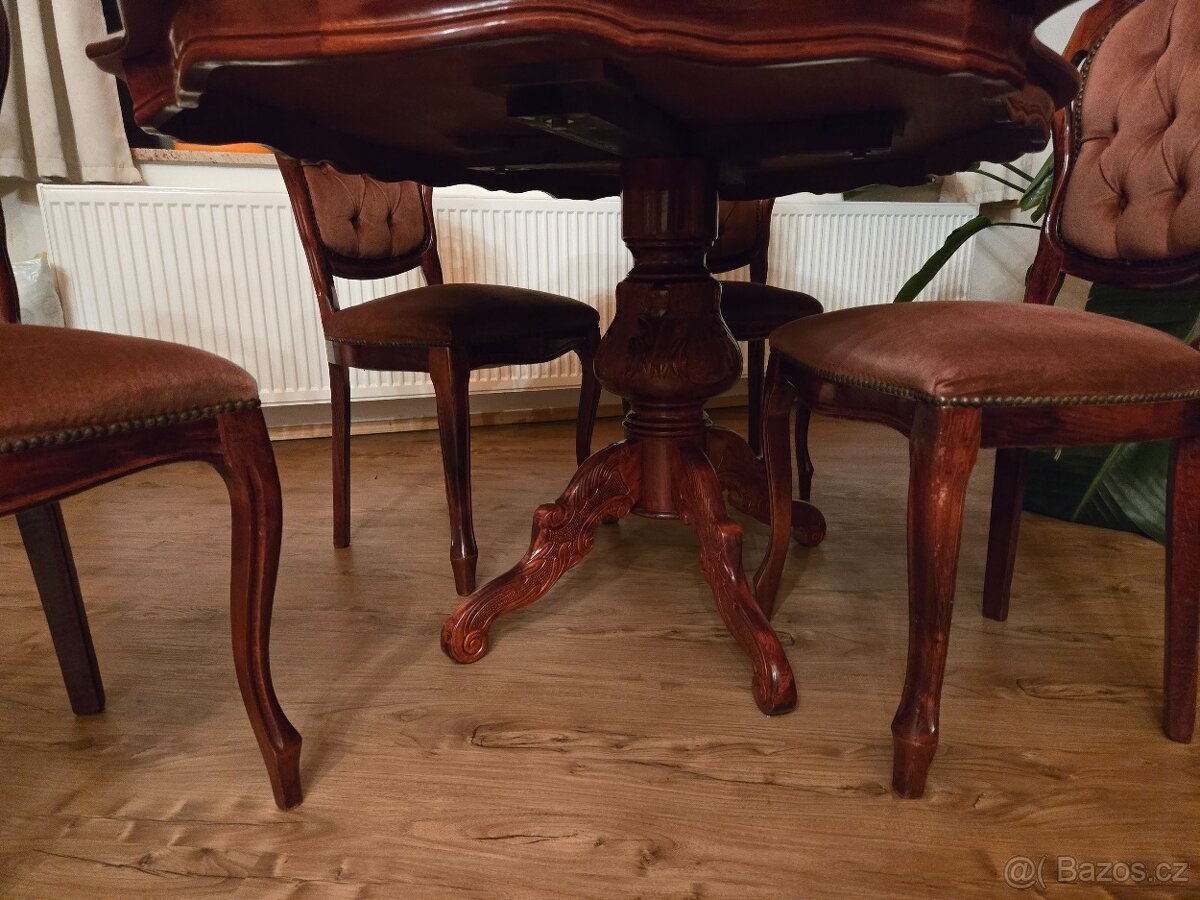 Starožitný jidelni stul - 4