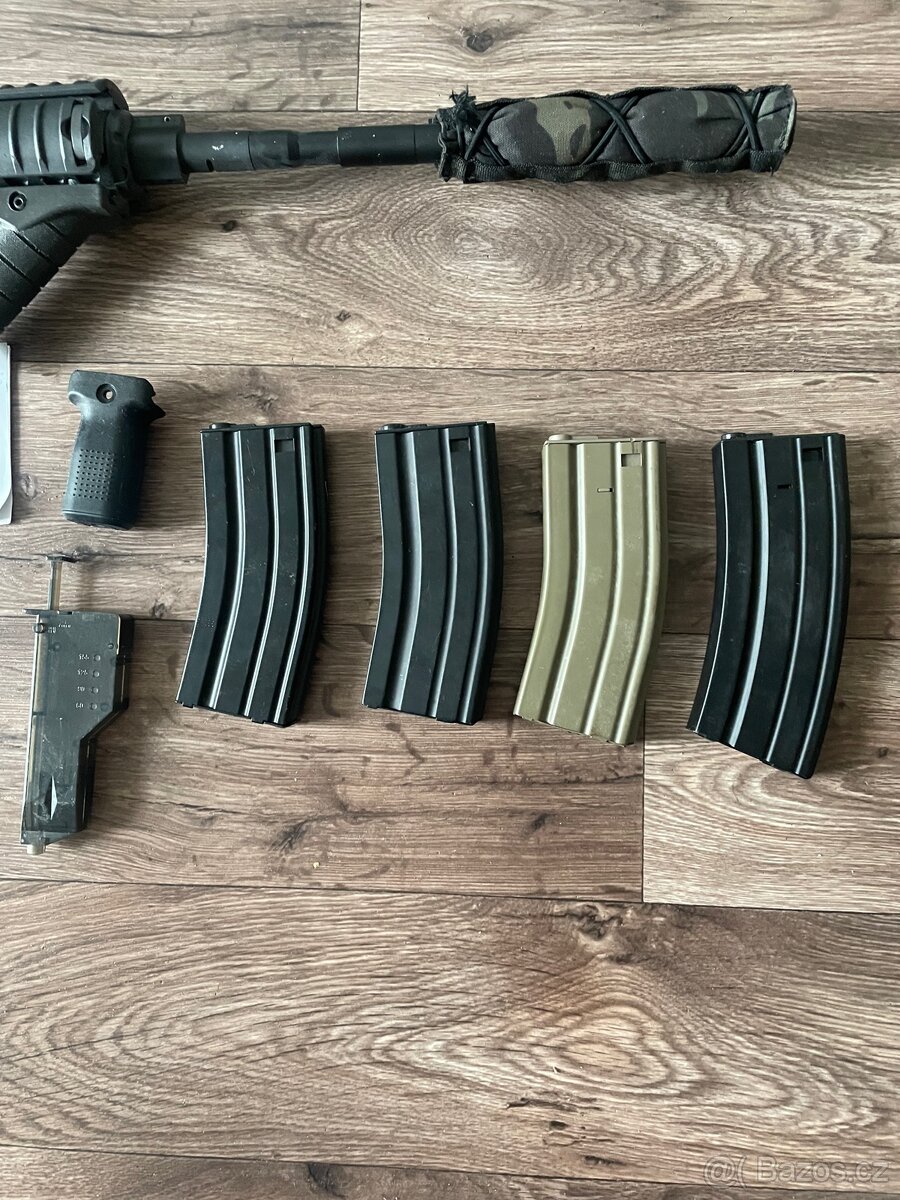 M4A1 Custom Airsoft + spousta dílů a vesta - 4
