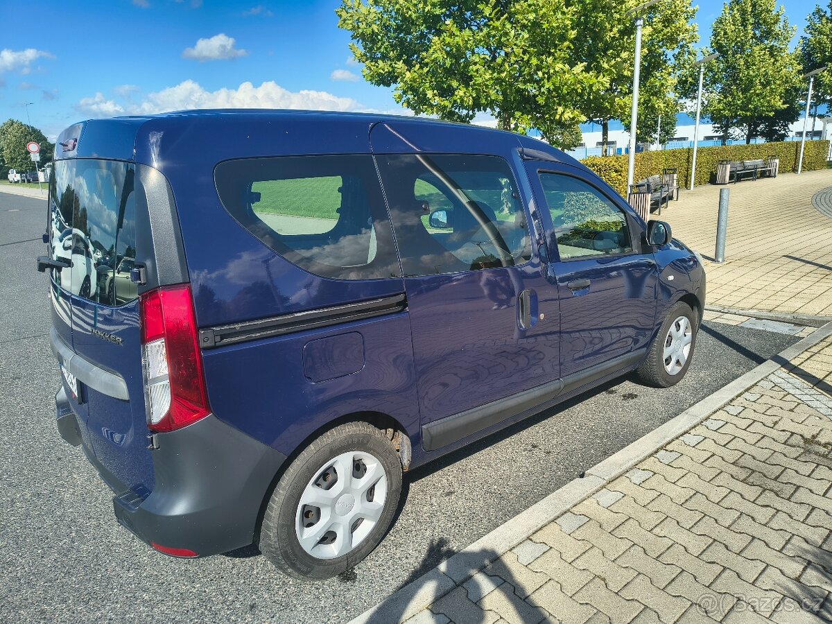 Dacia Dokker s úpravou pro převoz inv. vozíku - 4
