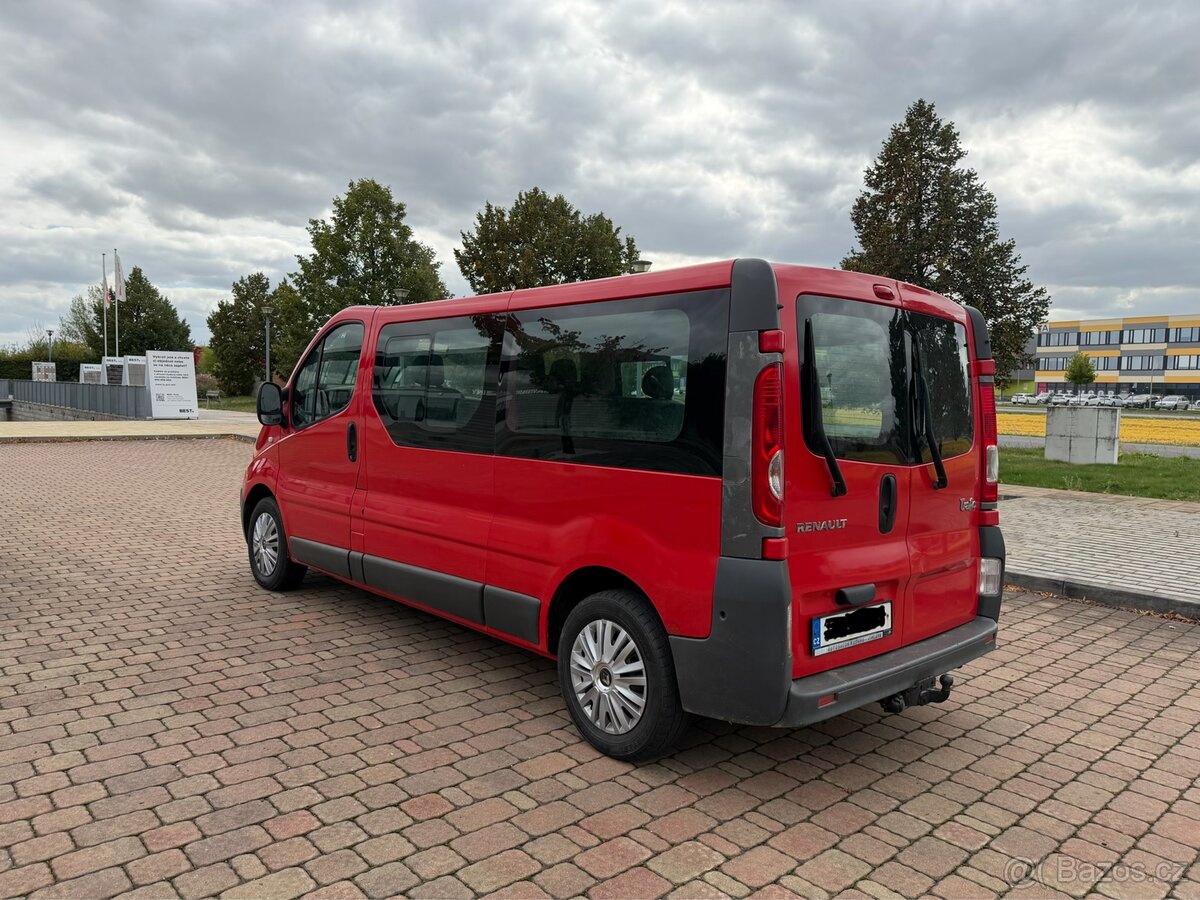 Renault Trafic long 6míst - 4
