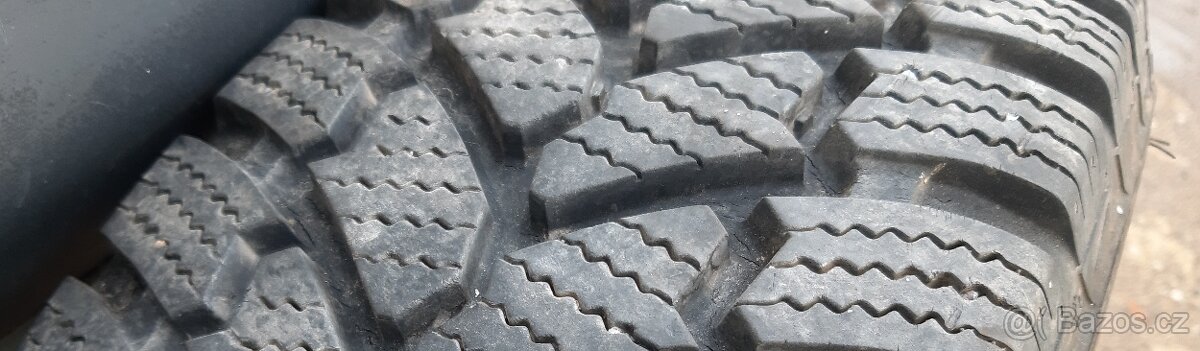 2ks kol Ford Transit se zimnimi pneu - 4
