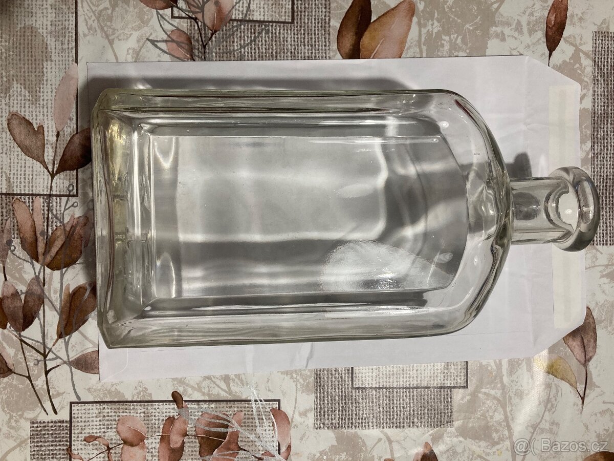 Starožitnou skleněnou láhev - 4