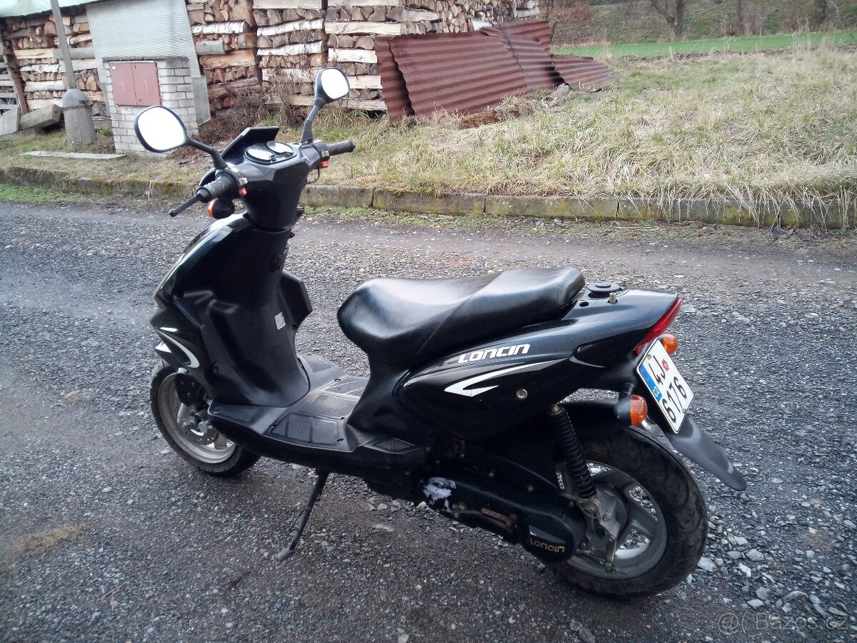 Prodám skútr LONCIN 50 2T r.v 2011 - 4