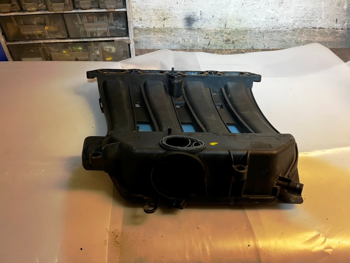 Sací potrubí RENAULT - 1.6 16V - 7700-111439 - 4