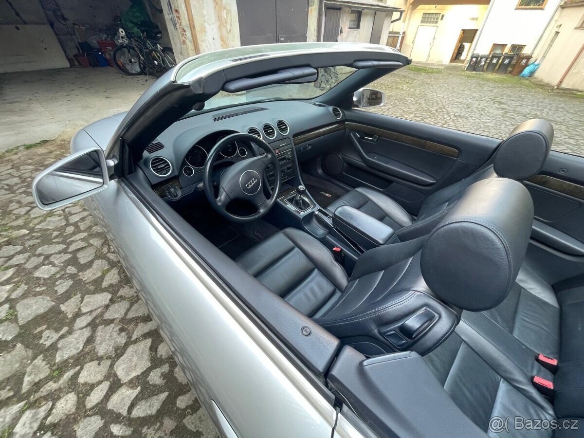Audi A4 Cabrio 2.4 V6 - 4