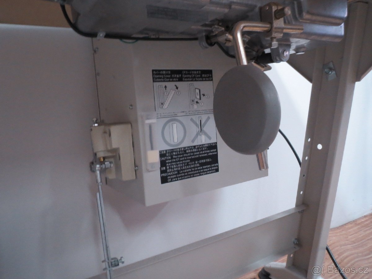 Průmyslový šicí stroj cik-cak Brother - 4