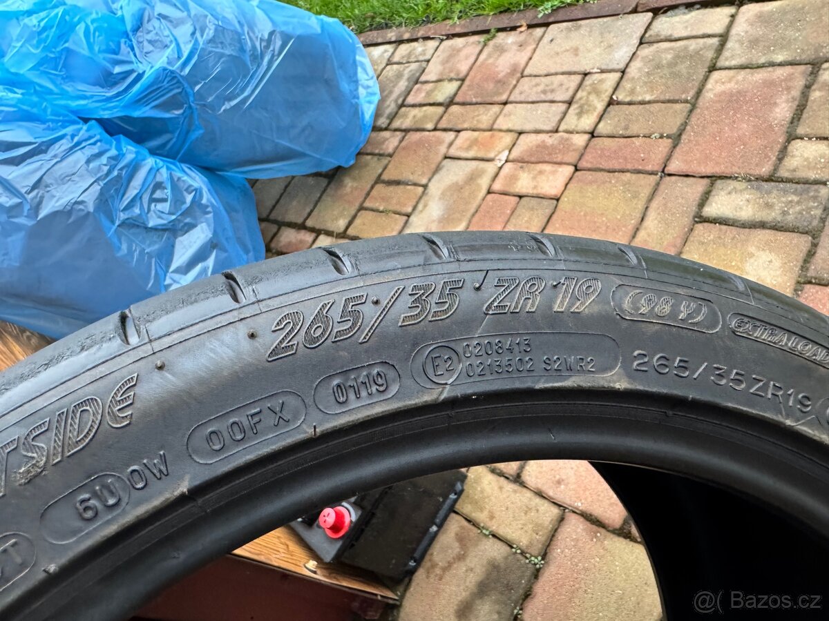 Michelin Pilot Super Sport 265/35 ZR19 - 4