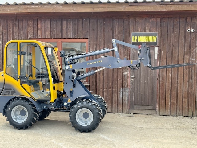 kloubový kolový nakladač Eurotrac - 4