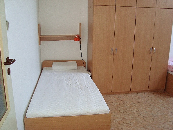2.lůž pokoj + další místo, studentky, pračka, centrum - 4