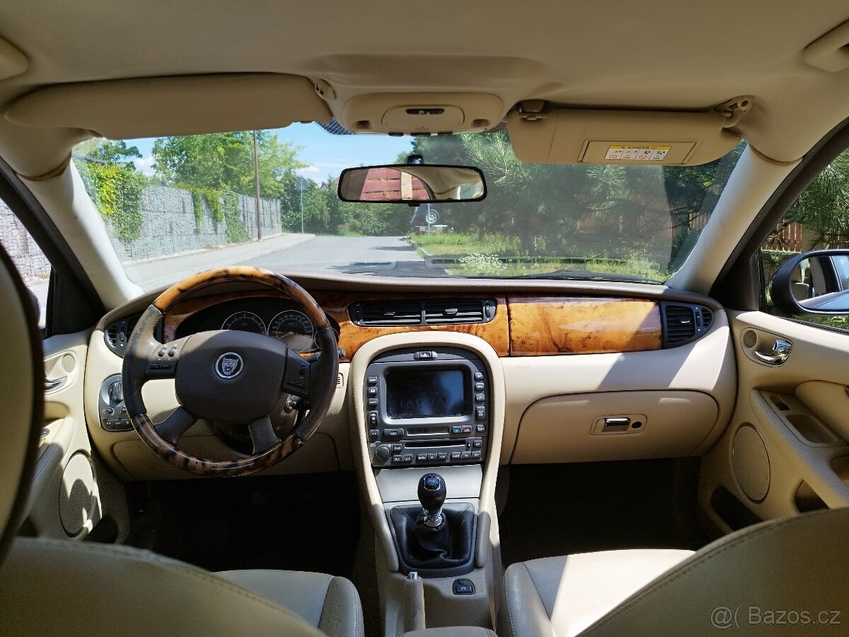 Jaguar X Type, r.v. 2006 ,3.0 Benzin - 4