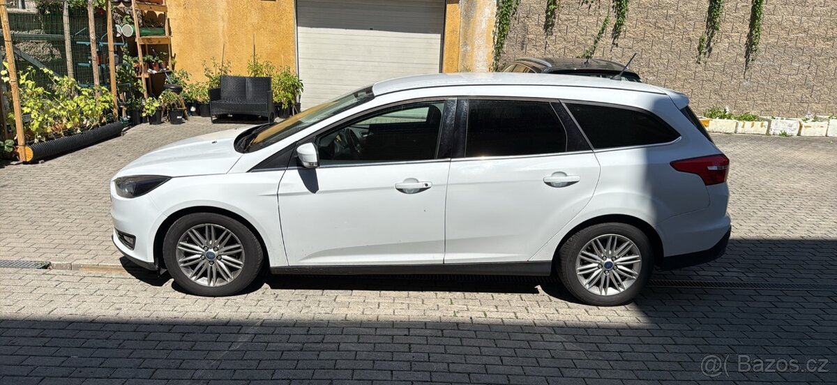 Ford Focus 1.0EcoBoost - 4