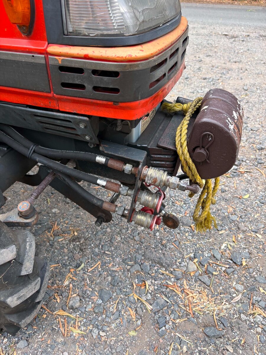 Malotraktor Kubota Aste 4x4. - 4