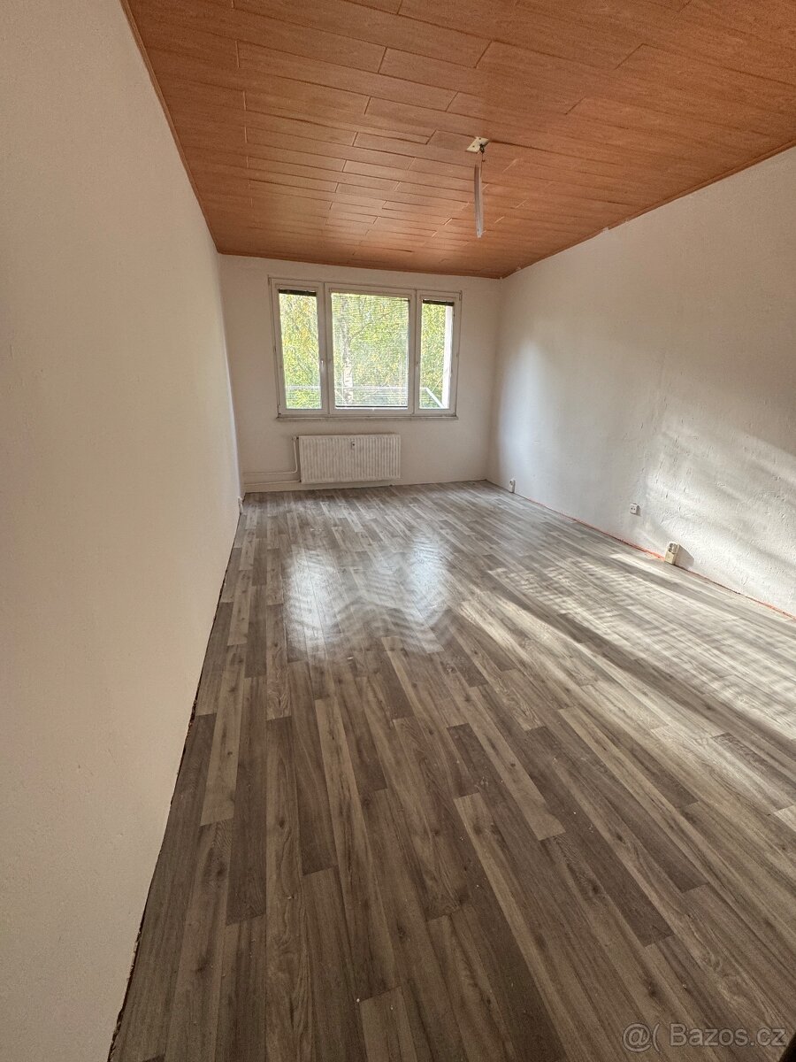 Pronájem bytu 2+1, 54 m² – Karviná – Hranice, ul. Čsl. armád - 4