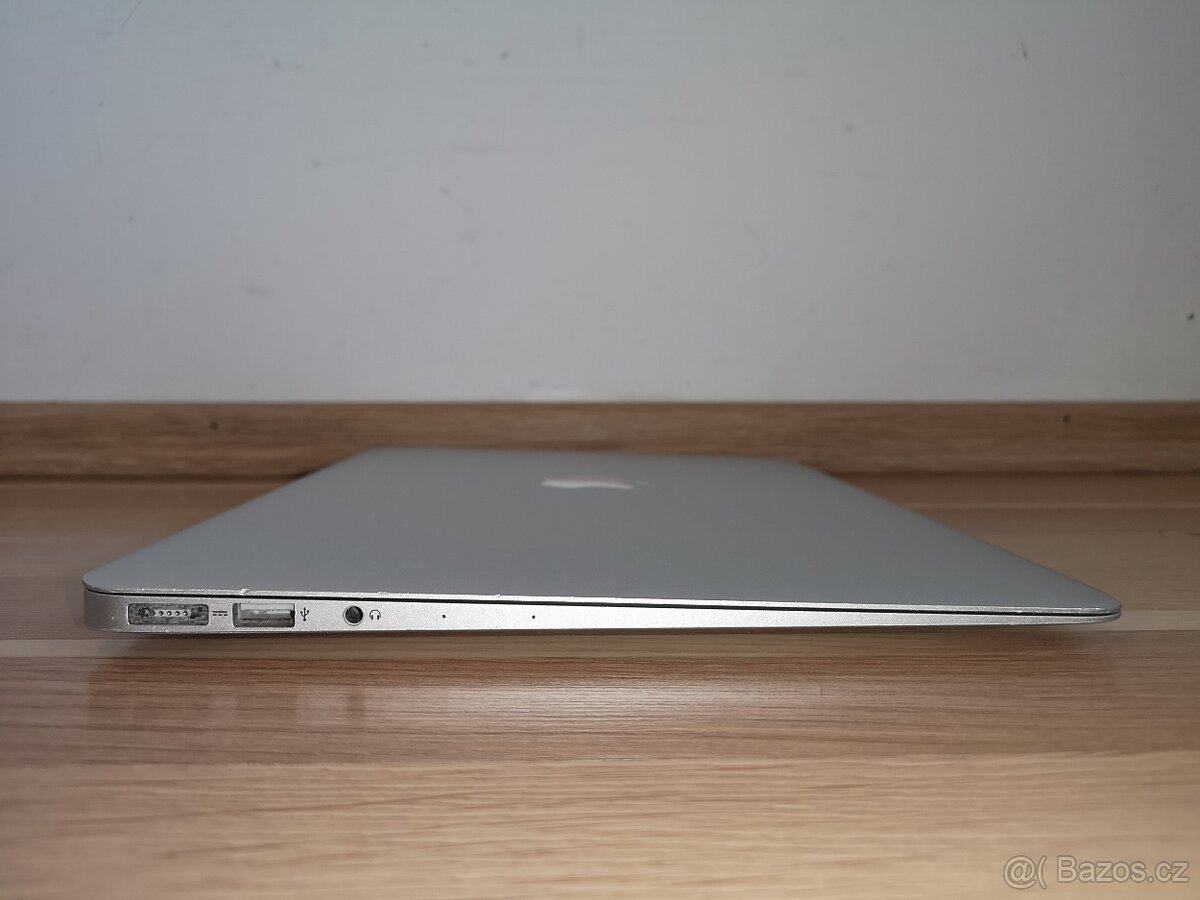 Apple Macbook Air Mid 2013 - 4